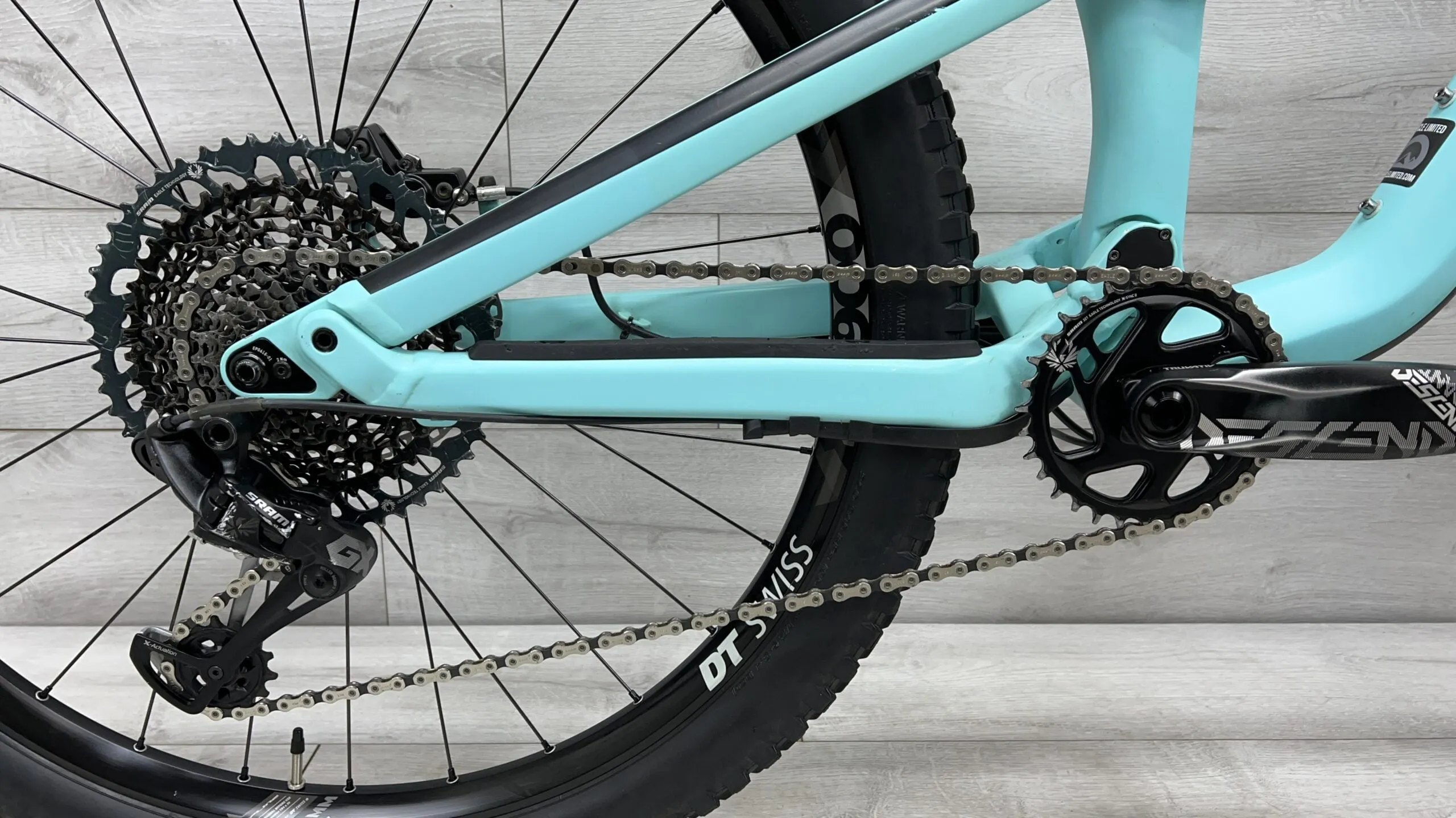 2020 Canyon Spectral CF 7.0  Mountain Bike - Medium