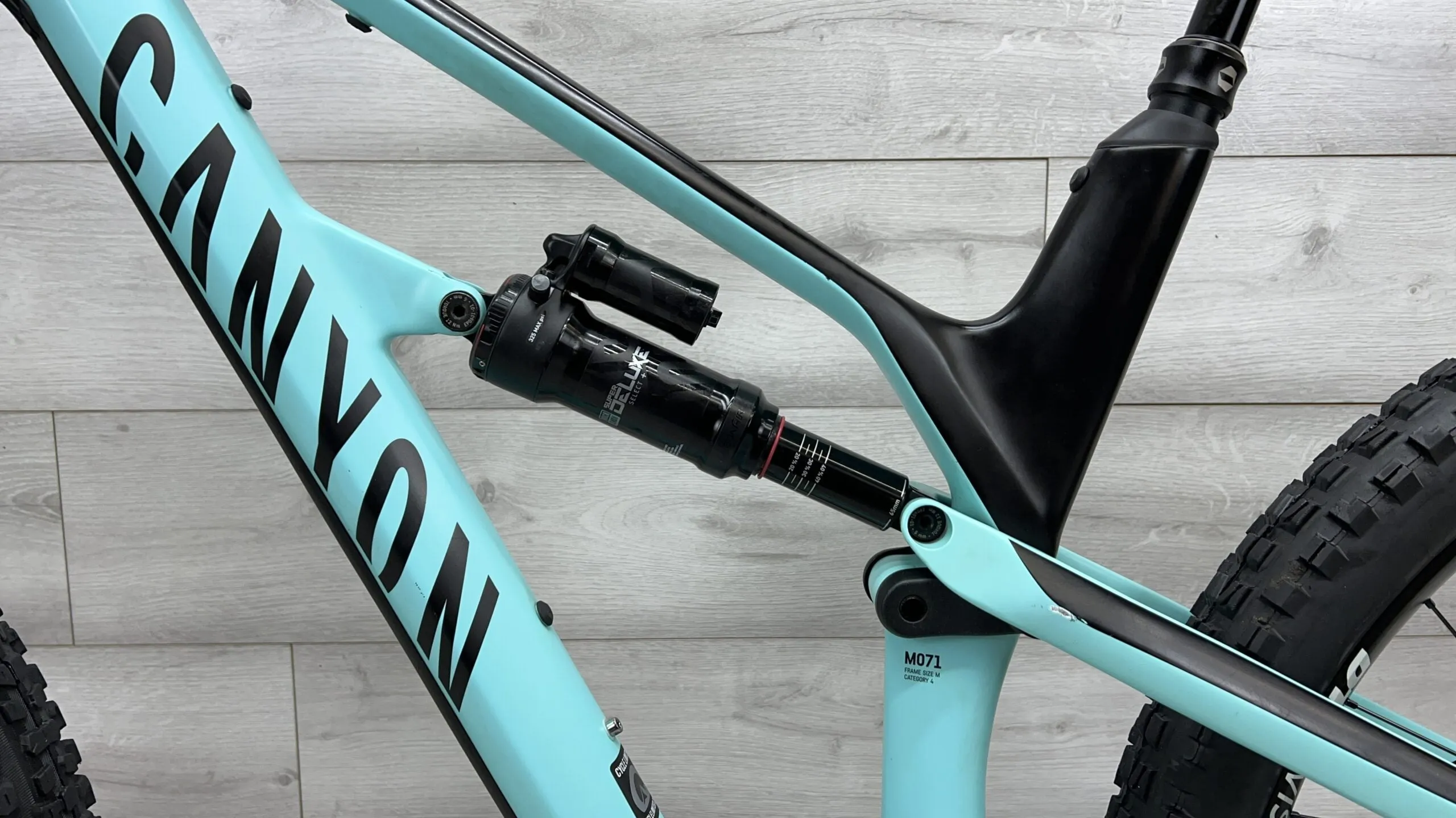 2020 Canyon Spectral CF 7.0  Mountain Bike - Medium