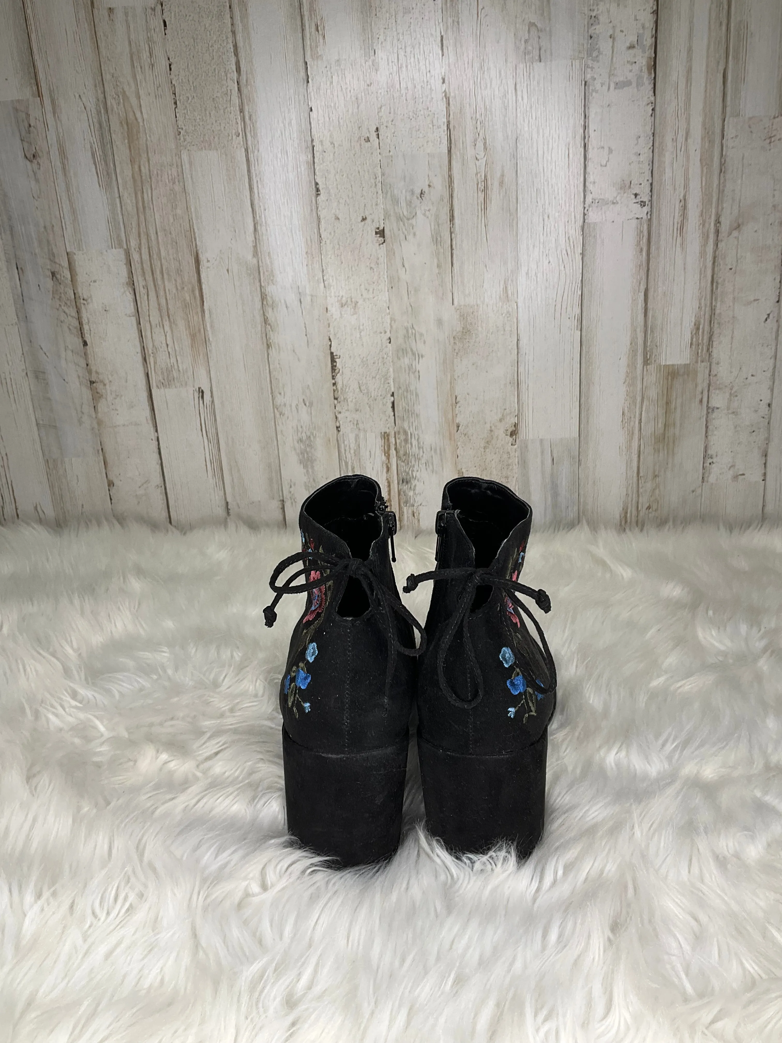 Boots Ankle Heels By Unisa  Size: 9