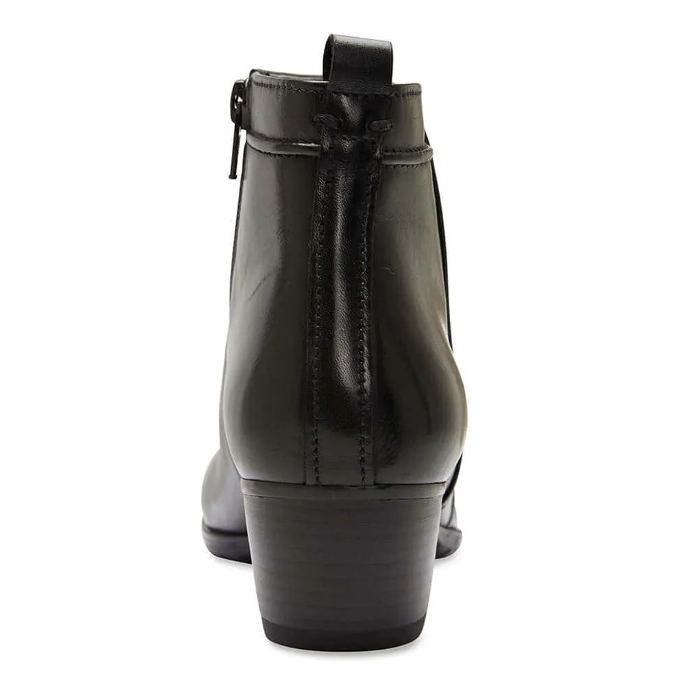 Boston Boot in Black Leather