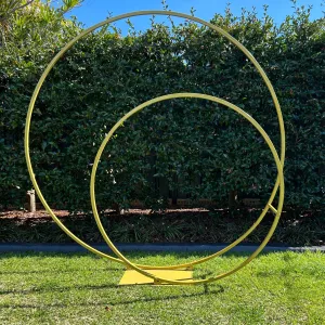 Double gold circle arbour backdrop
