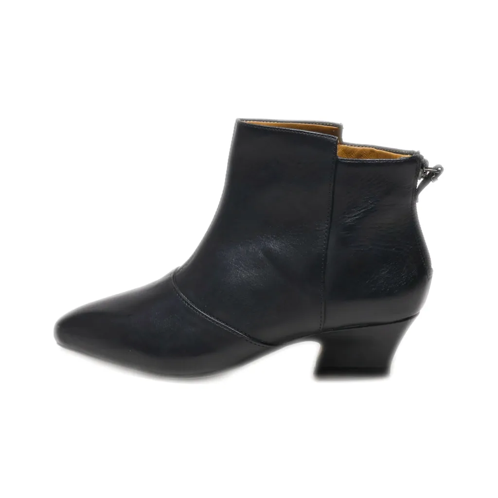 Earthies Ankle Boots Leather Black Colour For Women