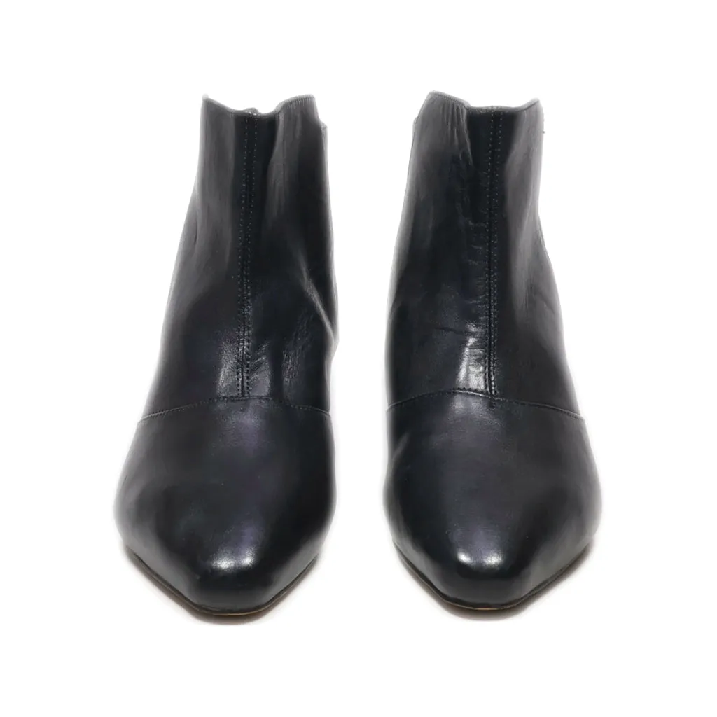 Earthies Ankle Boots Leather Black Colour For Women