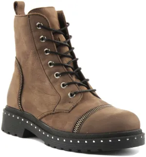 Justin Reess England Charlotte In Brown
