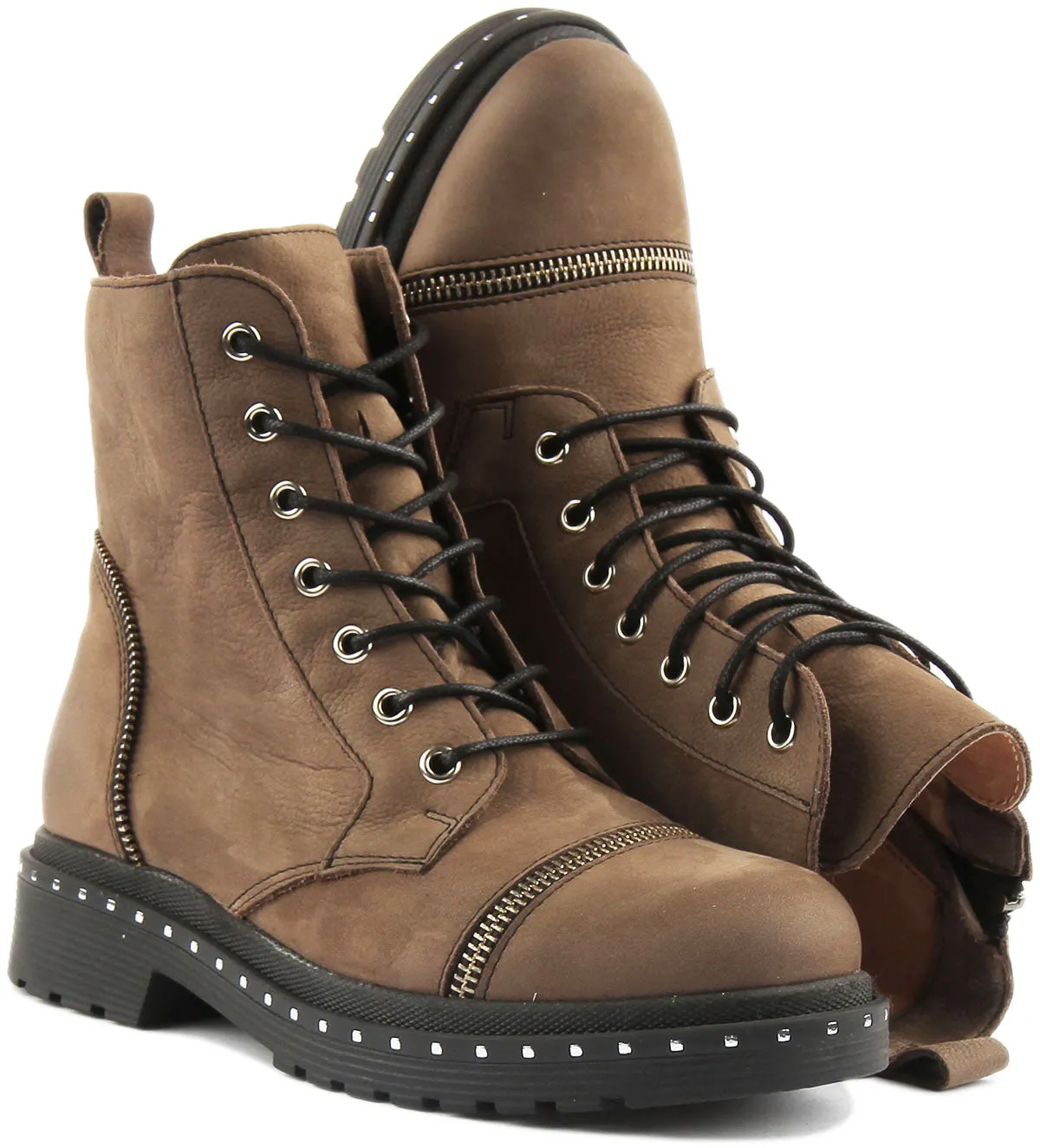 Justin Reess England Charlotte In Brown