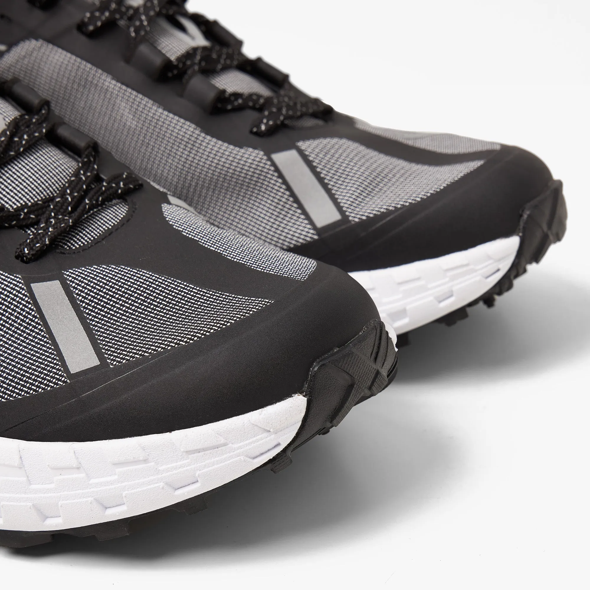 norda 001 / Core Black