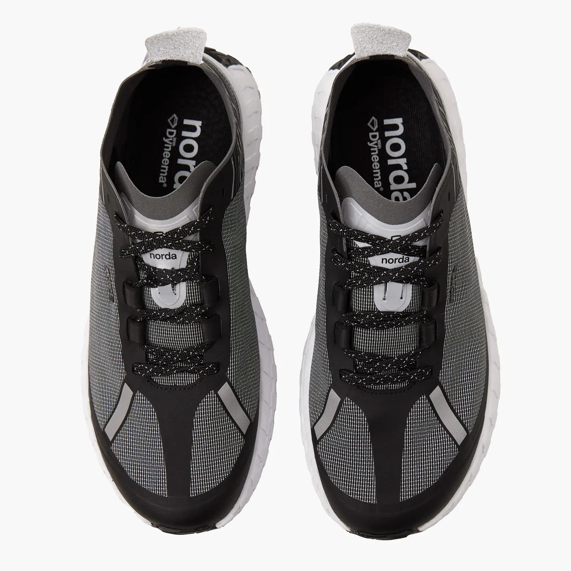 norda 001 / Core Black
