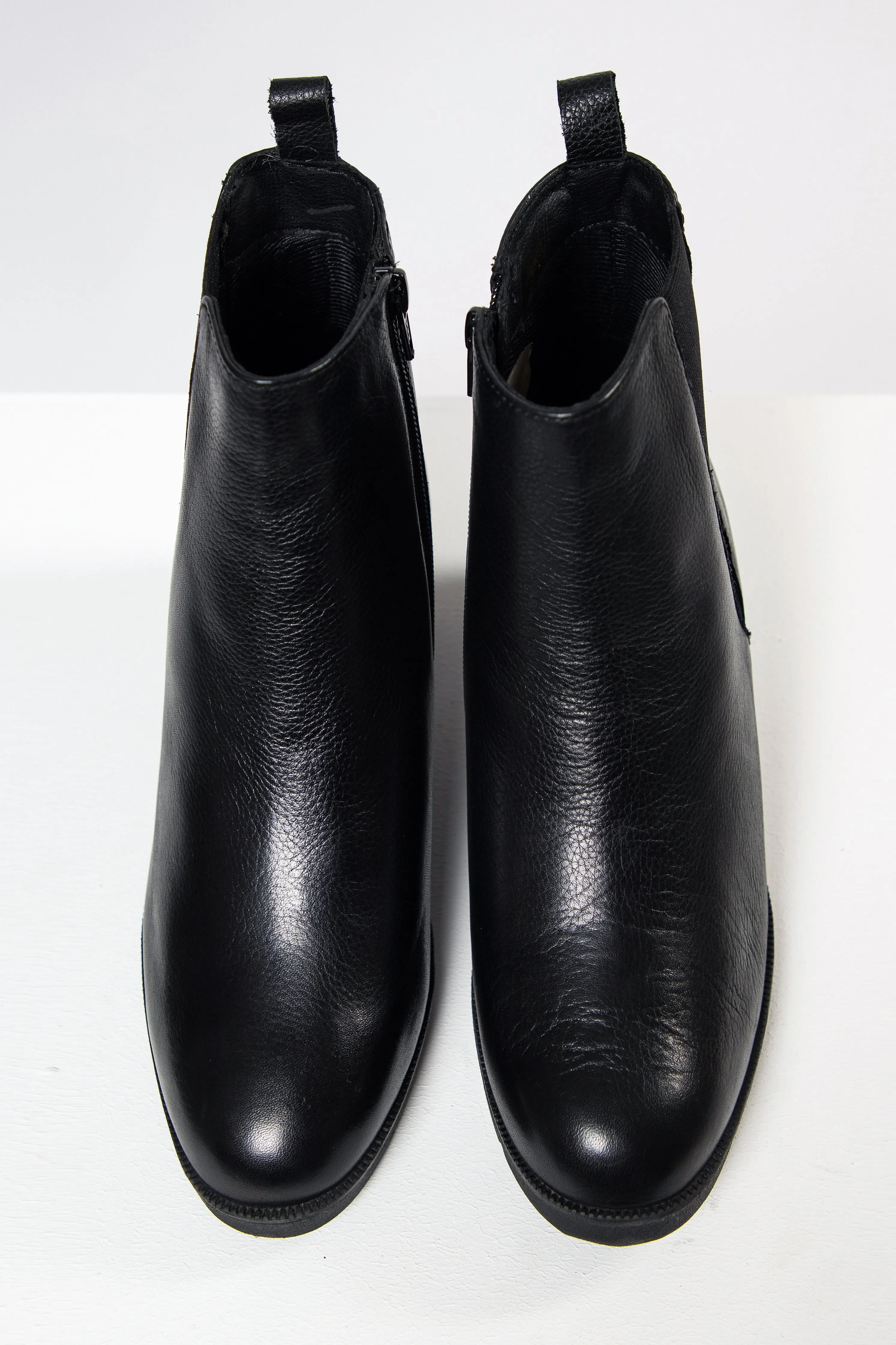 Onyx ankle boots