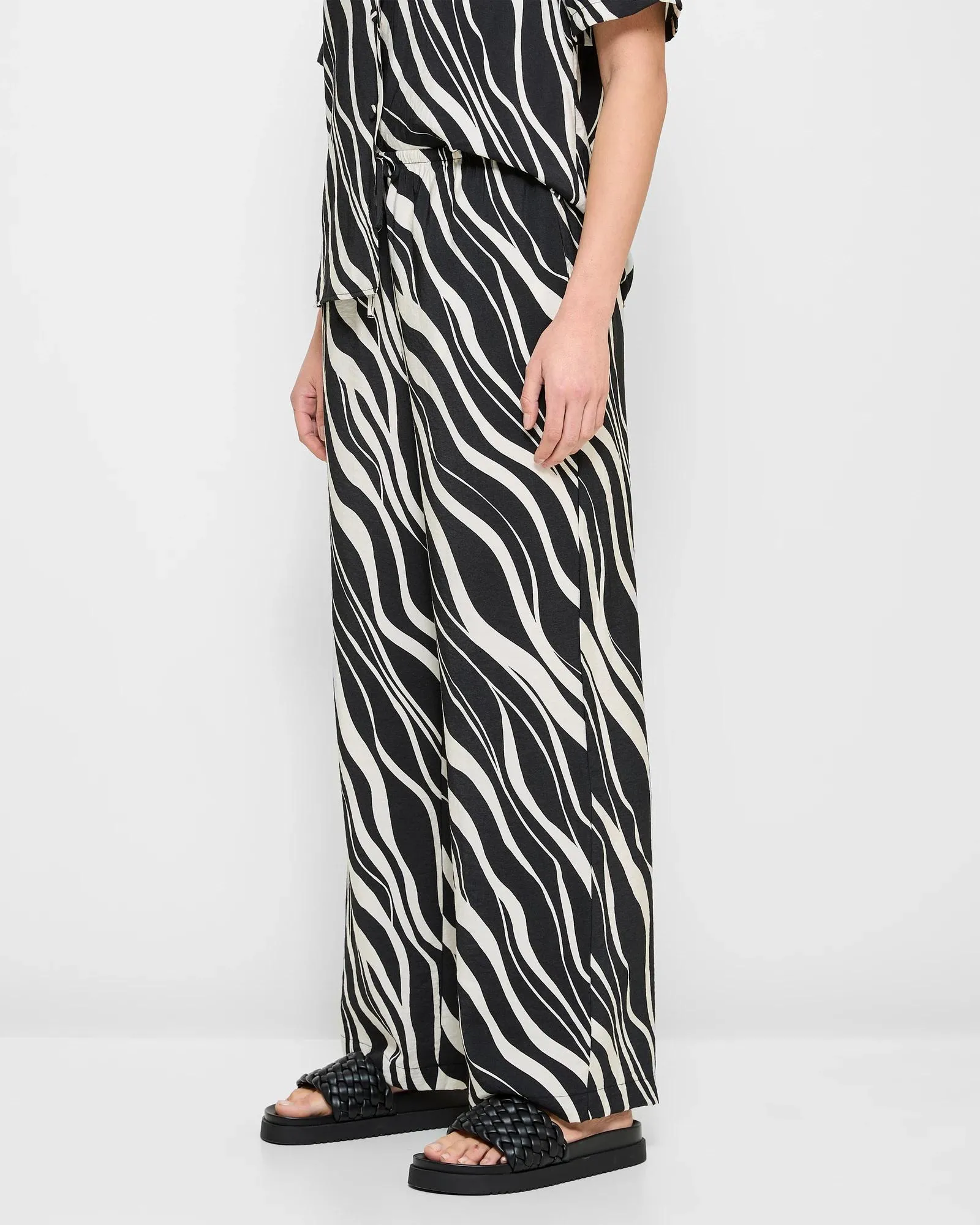 popular  Resort Wide Leg Pants - Lily Loves - Black Wavy