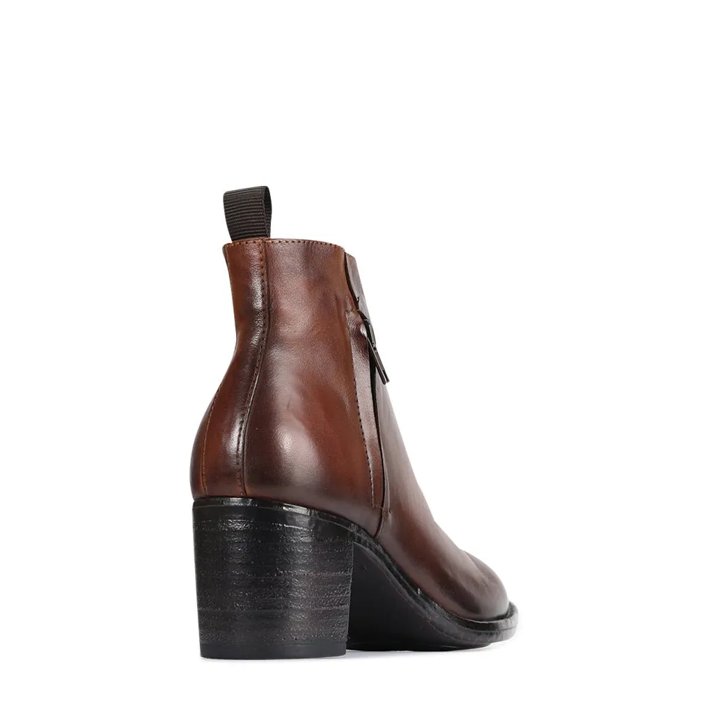 SEROS LEATHER ANKLE BOOT