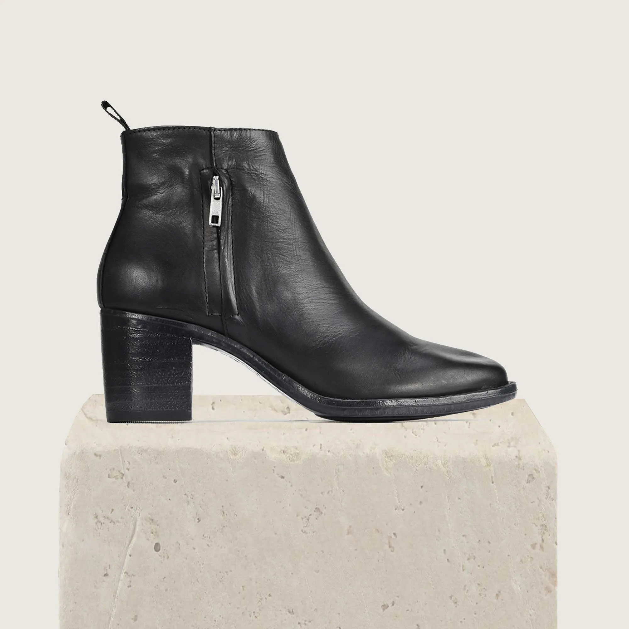SEROS LEATHER ANKLE BOOT