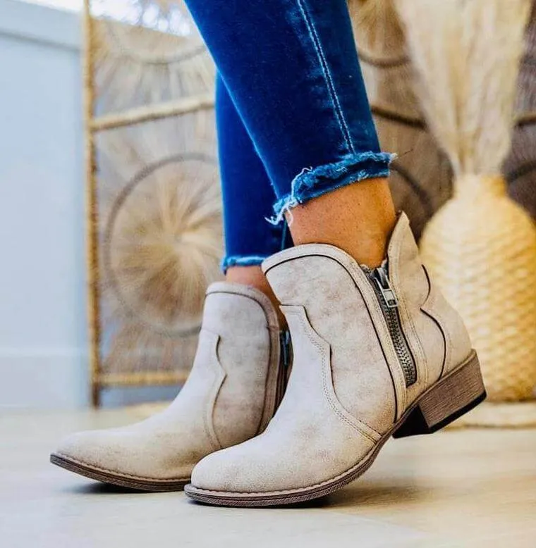 VERY G -  EVIE BOOTIE